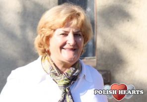 Obywatelka Polski i USA , niezalezna finansowo , pracujaca i zamieszkala w Nowym Jorku . 