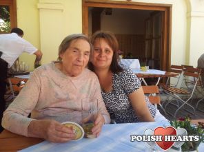 To ja ta młodsza z babcią