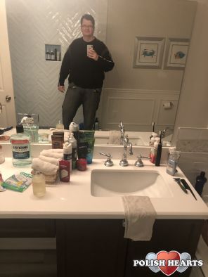 Hi I&rsquo;m polish back ground I can understand but can&rsquo;t speak to well.
I&rsquo;m look to meet someone. We can chat we talk on the phone. To make you comfortable. Important thing is you have to take care of yourself