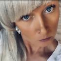 Kobieta, Madgee, United Kingdom, England, Surrey, Spelthorne, Staines,  44