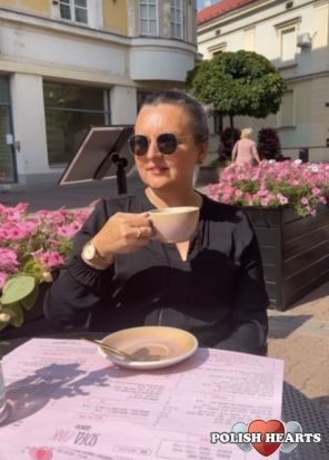Życie jest jak filiżanka  kawy , co do niego włożysz to takie będzie!
Delektuję się filiżanką kawy z ostaniej wizyty w Polsce.