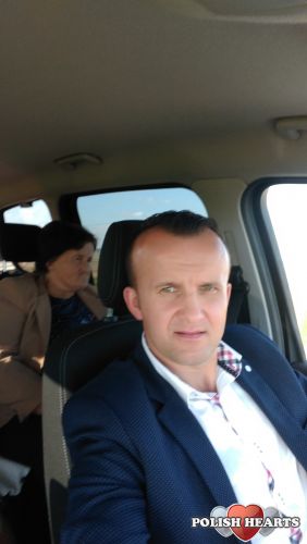 Jak zawszę uśmiechnięty i wesoły tyle życie daje szczęścia i czeba z niego korzystać bo zbyt kr&oacute;tkie jest. 